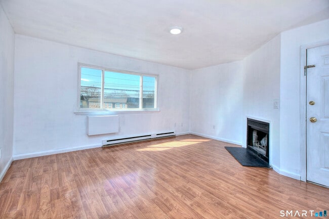 Photo - 638 Cove Rd Unit 2