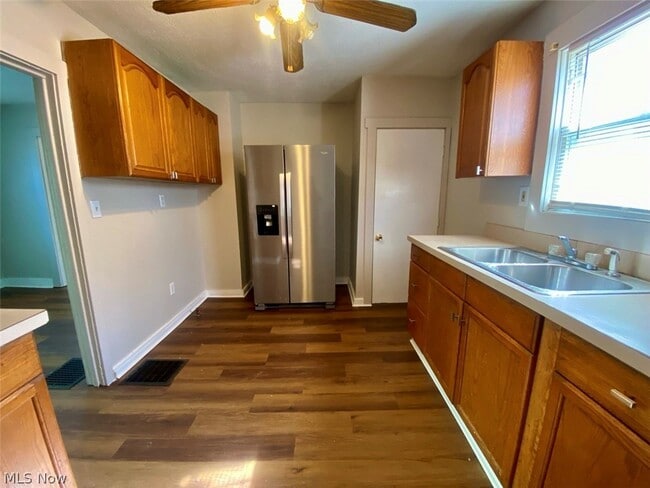 Photo - 748 Merton Ave