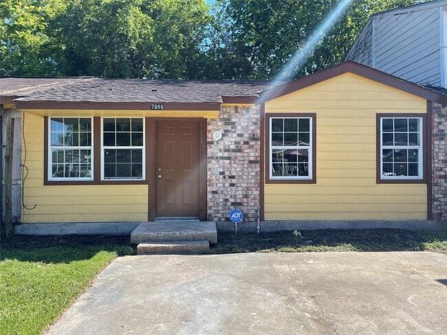 Photo - 7886 Locksley Rd