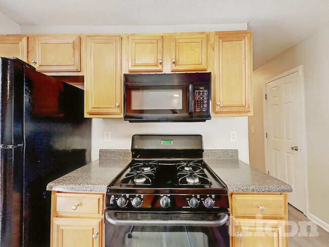 Photo - 205 Oak Terrace Dr