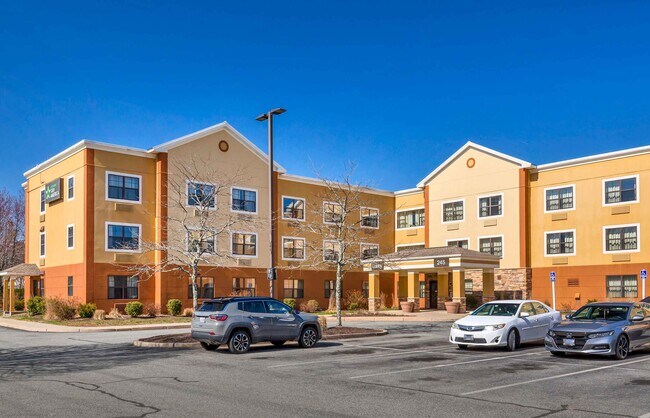Furnished Studio-Providence - Warwick