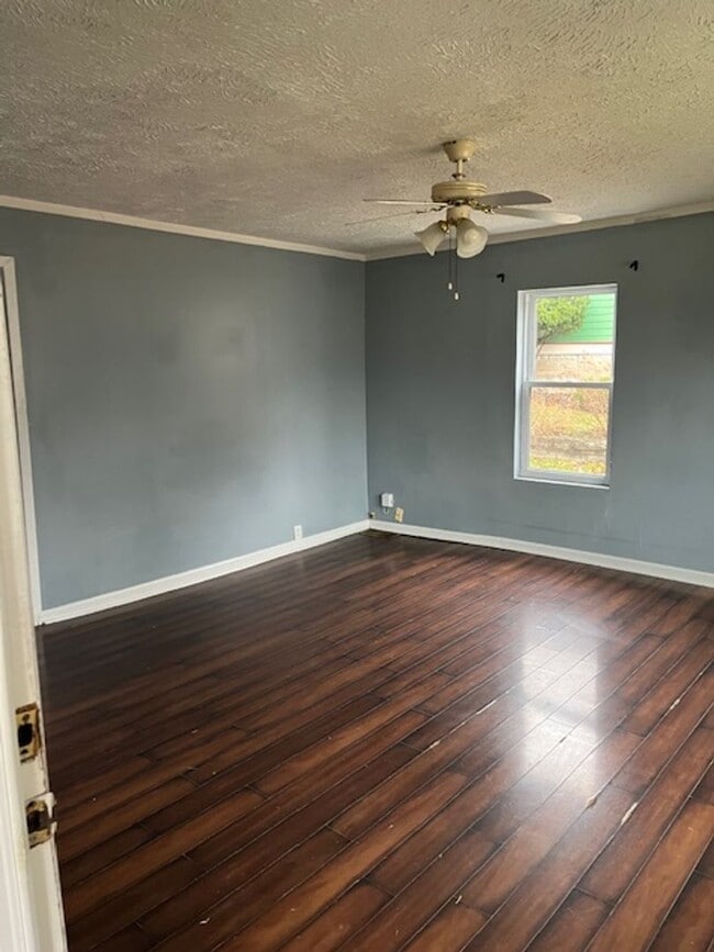 Photo - Cozy Multi-Level Living Close to Downtown