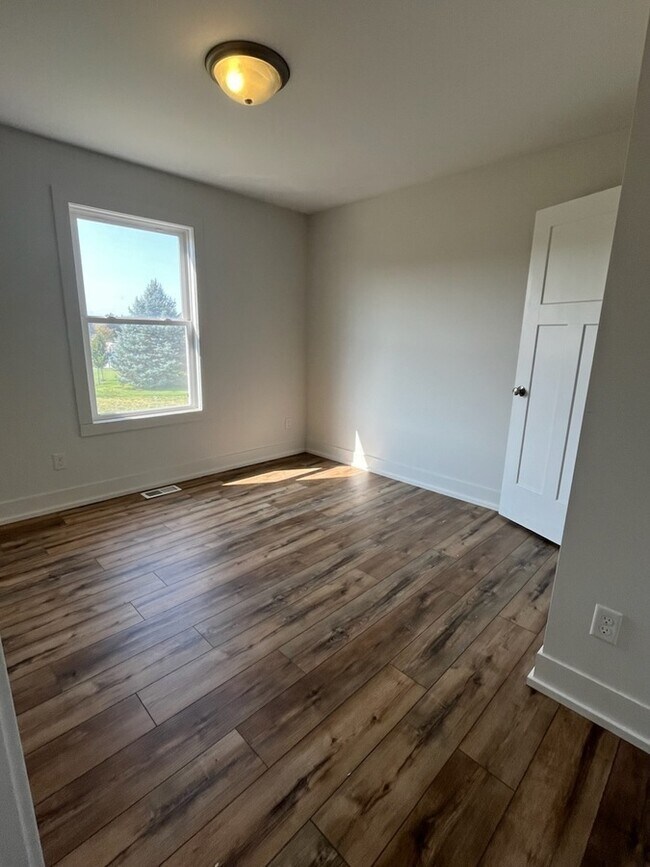 Photo - 3228 Babylon Rd