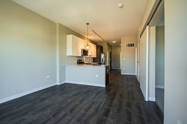 Photo - 849 W Grand Ave