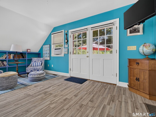 427 Noank Rd