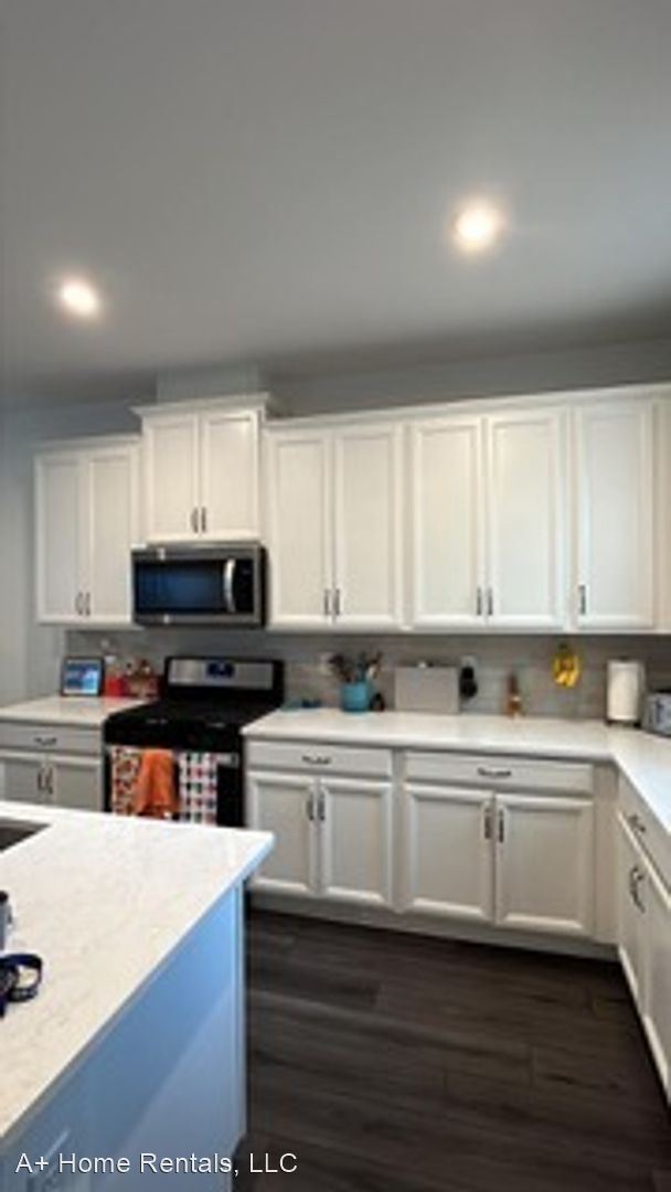 Photo - 3 br, 2.5 bath House - 2129 Celebration Blvd.