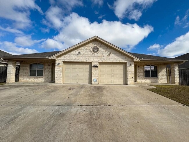 Building Photo - 1205 Powder River Dr