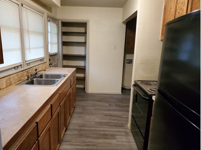 Photo - 534 S Christine Ave