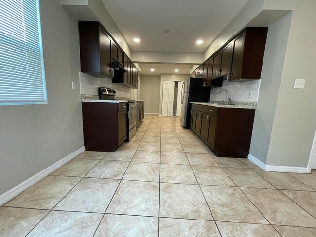 Photo - 2886 Harson Way