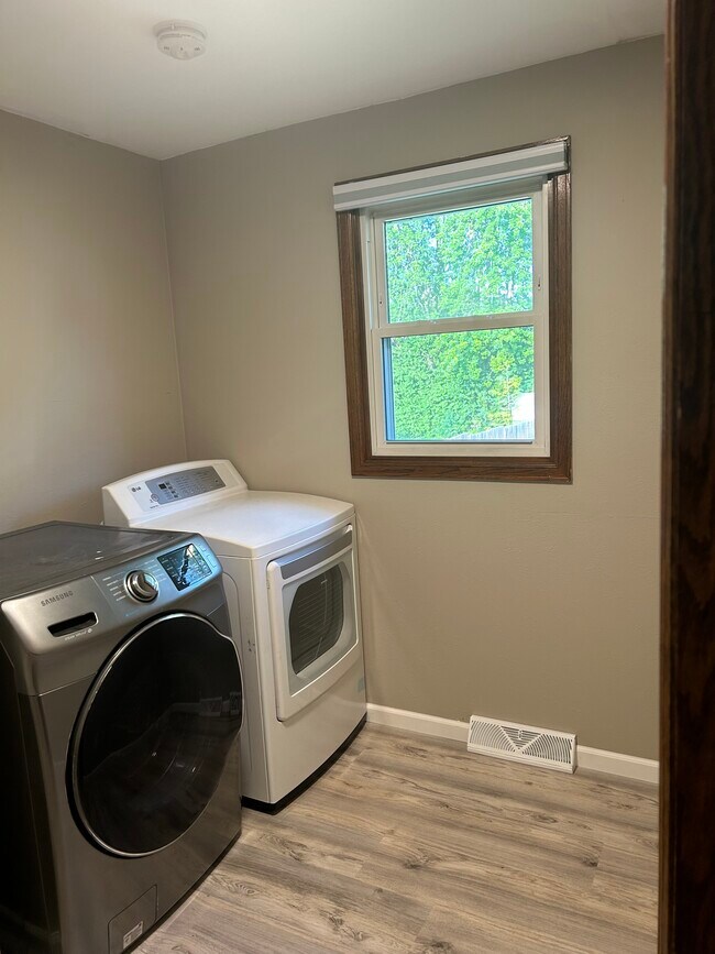 2191 Packerland Dr Rental House Rental in Green Bay, WI