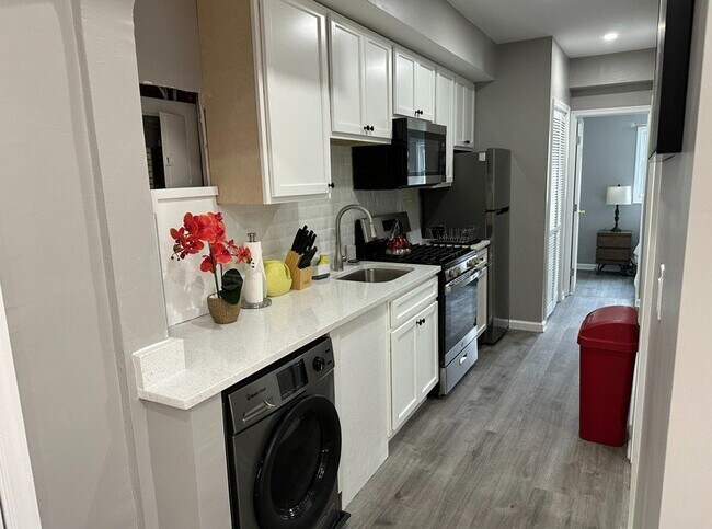 Photo - 1705 West Virginia Ave NE Unidad 4