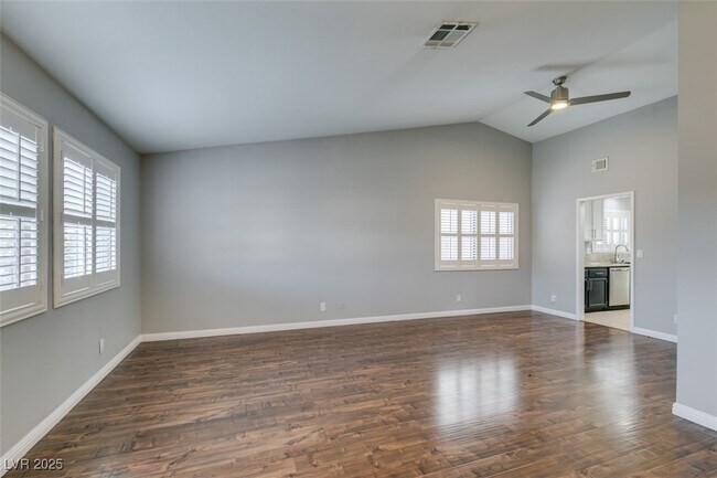 Photo - 362 Umbria Way