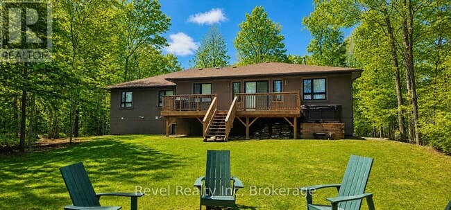 Photo - 146 Moreau Pkwy