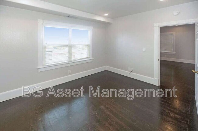 Photo - 639 Carolina St