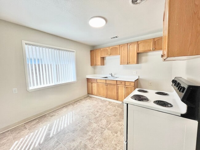 Photo - 1707-1709 Madrone Avenue Unit 1707