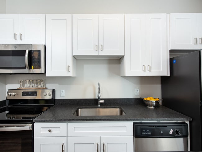 Photo - The Laurel at 401 Albany Turnpike