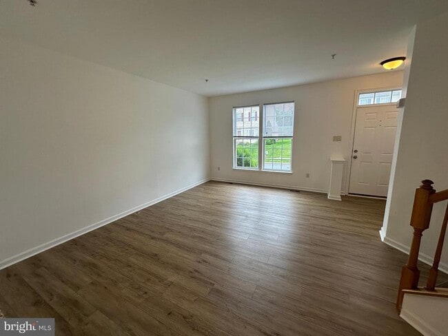 Photo - 1327 Lewis Ln