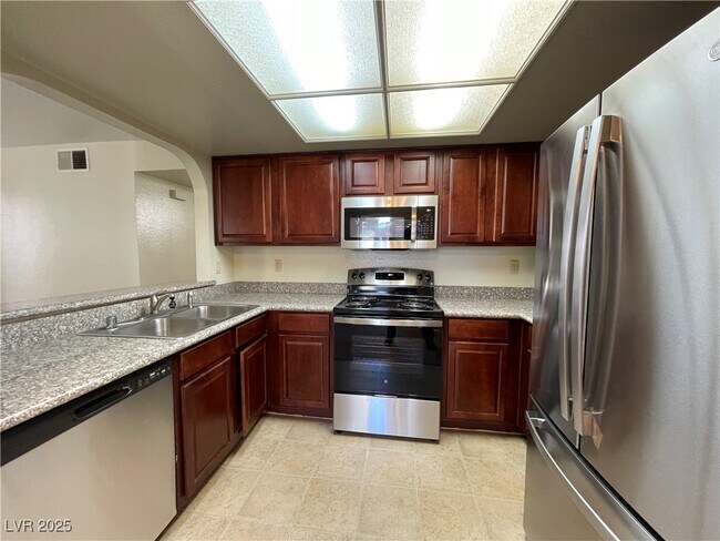 Photo - 2912 Bluegill Way Unidad C