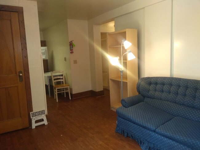 Photo - 606 S Allen St Unit A
