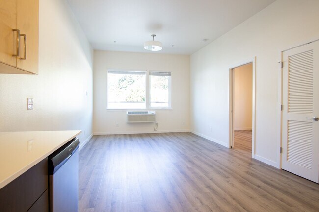 6015 S Virginia Ave Unidad 305