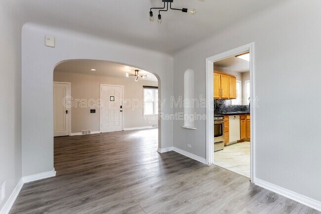 Photo - 3025 St Paul St