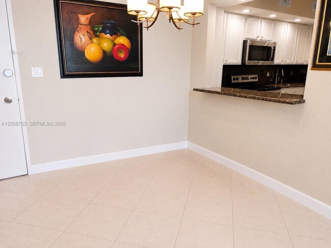 Photo - 5600 Collins Ave Unit 17U