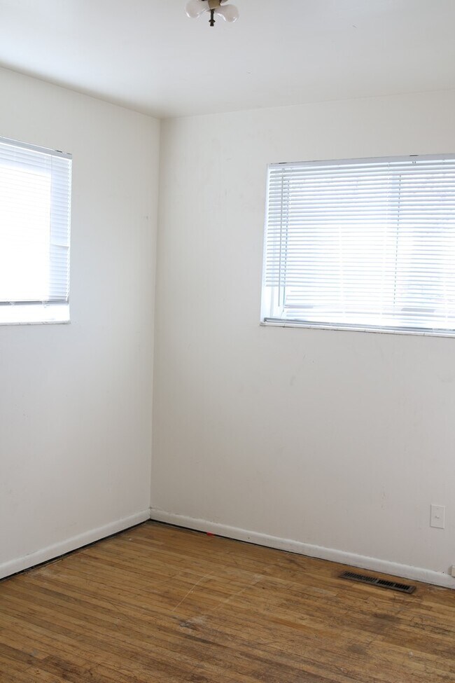 Photo - Dean 324/330 Unit Dean 330