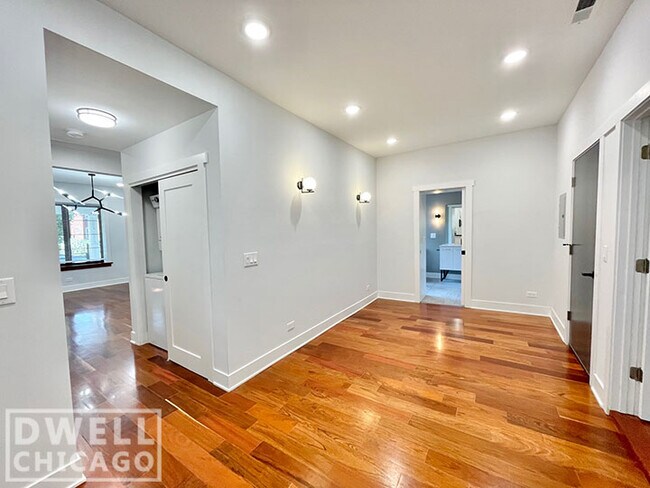 Photo - 4010 W Warwick Ave Unidad #1
