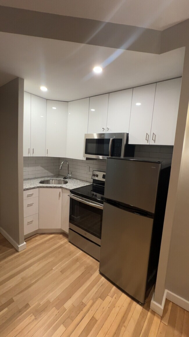 Photo - 82 Phillips St Unit 2