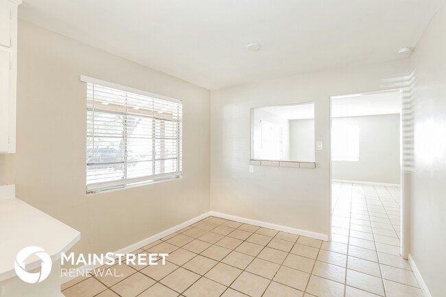 Photo - 1836 E Amelia Ave