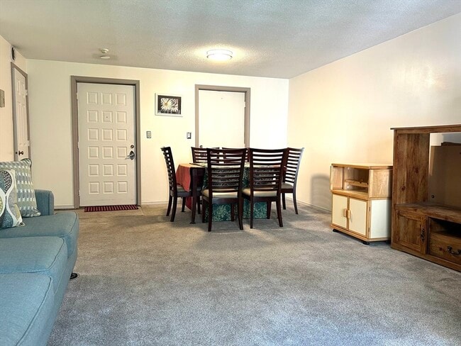 Photo - 15 Thompson Dr Unit 12