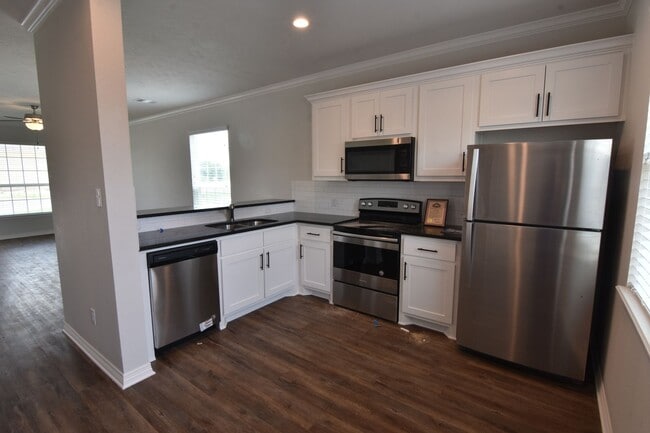 Photo - 4 bed,4 bath House available Jan 2nd 2026