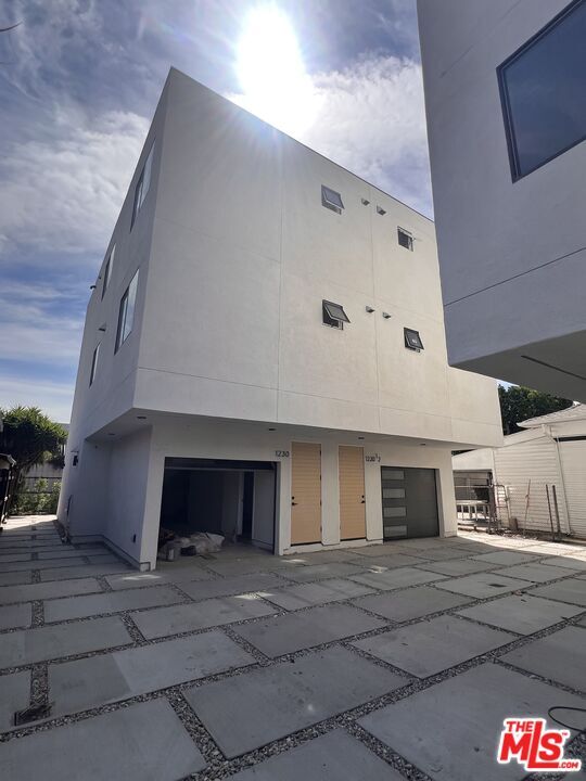 Building Photo - 1230 S Berendo St Rental