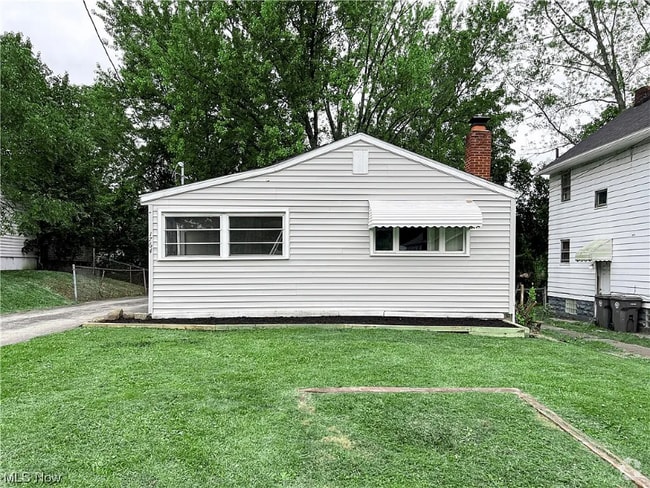 Building Photo - 1764 S Heights Ave Rental