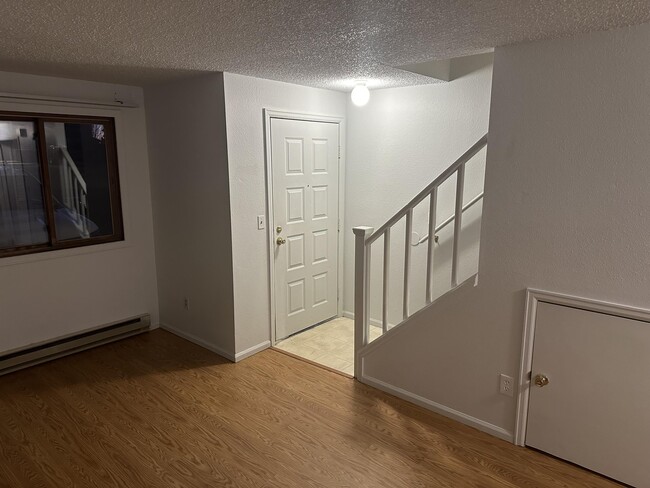 Photo - 4887 Basswood Dr