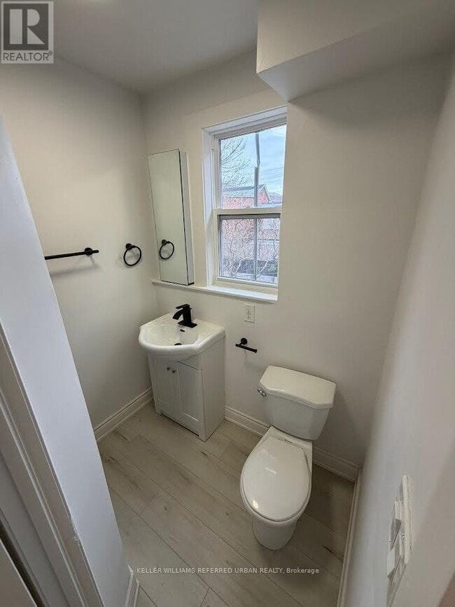 Photo - 2039 Davenport Rd