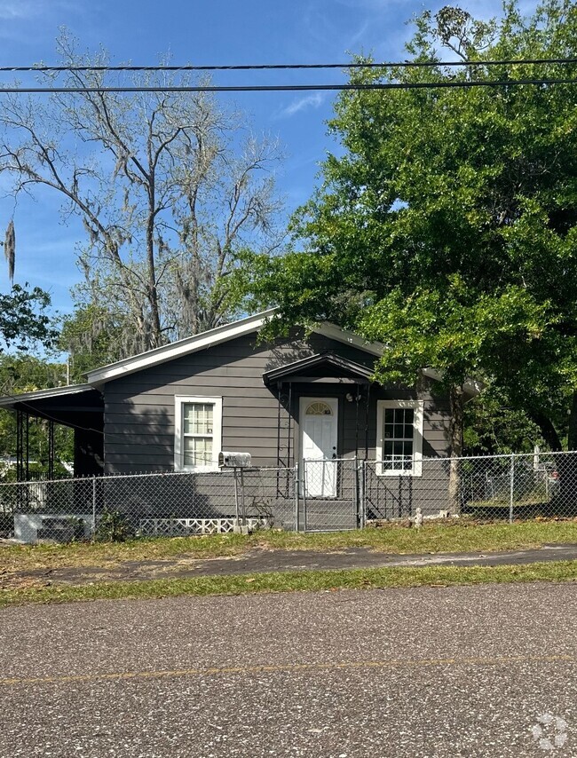 Building Photo - 9605 Highland Ave Rental