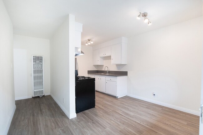 Figueroa Street Apartments