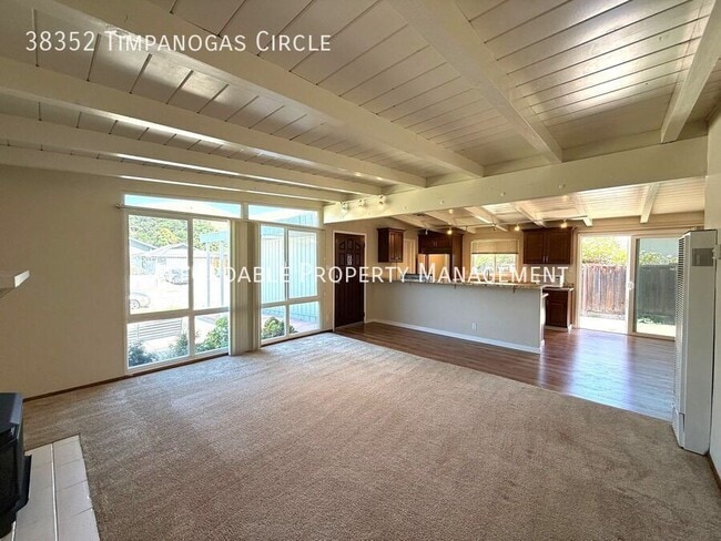 Photo - 38352 Timpanogas Cir