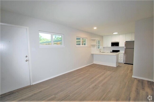 Building Photo - 9733 Neuens Rd Unit 16 Rental