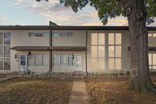 Photo - 914 N 70th St