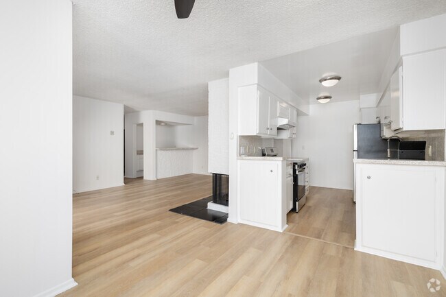 2BD, 2BA - 1,200SF - Dining Room