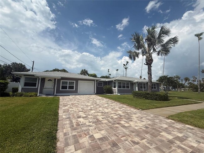 Photo - 3200 DE BAZAN Ave