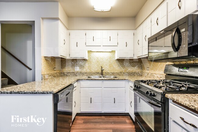 Photo - 744 194th St