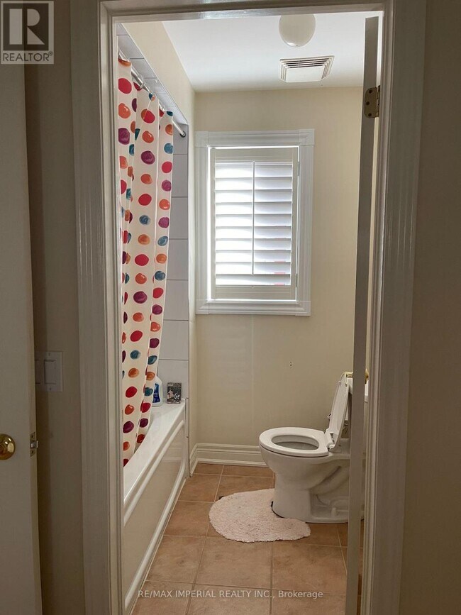 Photo - 21 Ormsby Ct