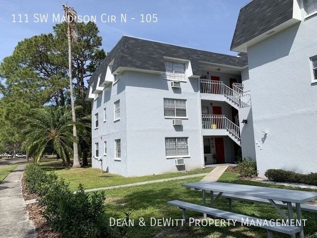 Photo - 111 SW Madison Cir N, St Petersburg, FL 33703