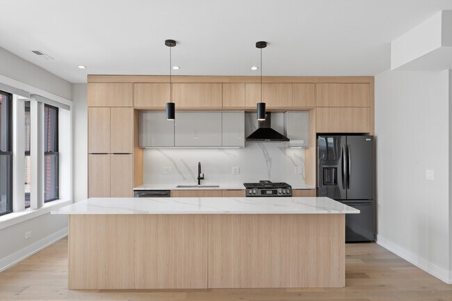 Photo - 7518 N Eastlake Terrace Unit 1