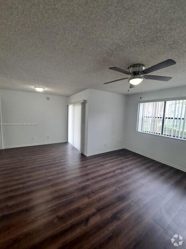 Building Photo - 540 S Park Rd Unit 16-9 Rental