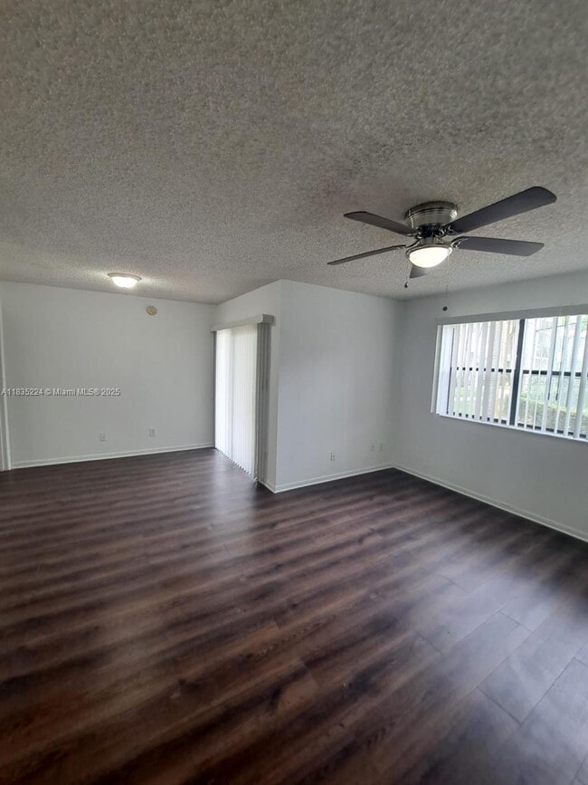 Photo - 540 S Park Rd Apartment Unit 16-9