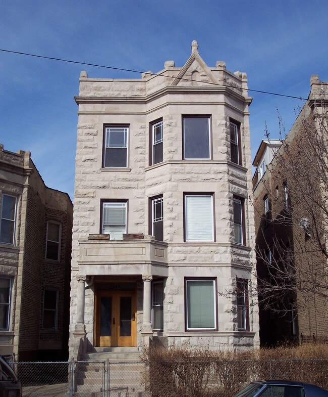 Building Photo - 3248 W Evergreen Ave Unit First Floor